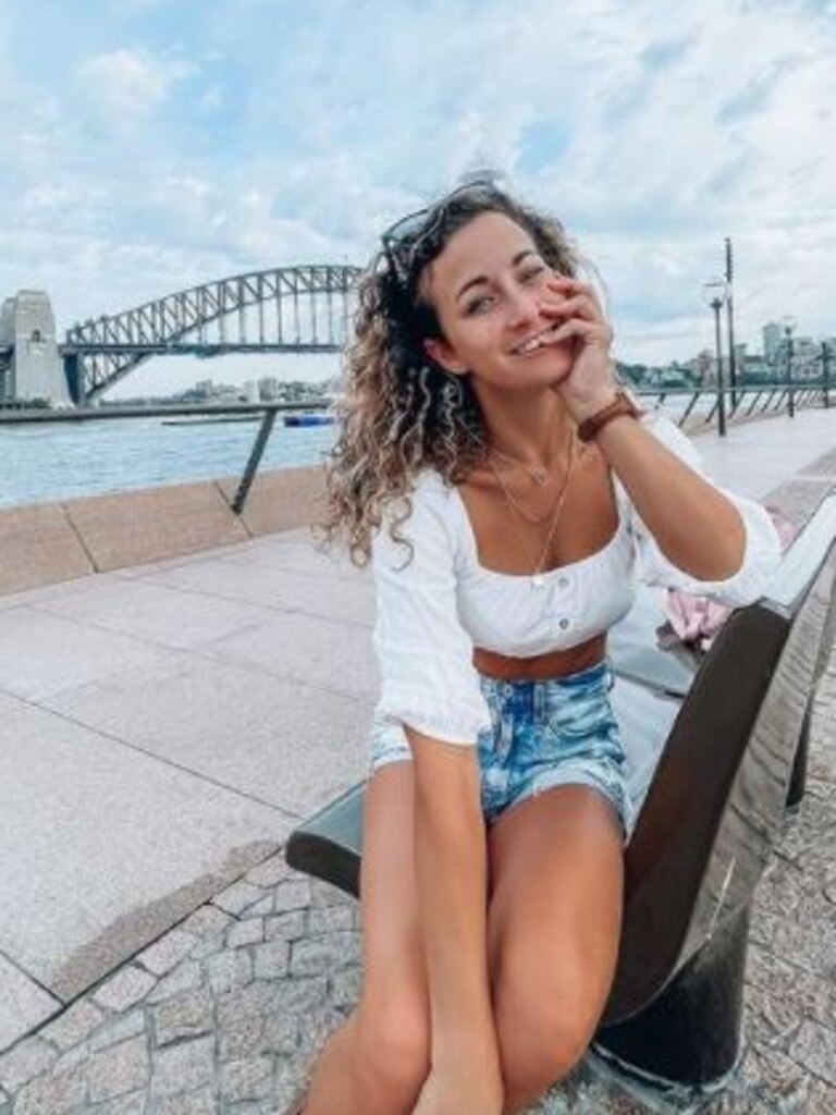 US expat baffled by Australia's dining rules, including how to place an order.