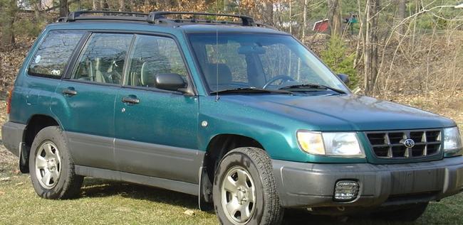 A green Subaru Forester similar to that driven by John Forster. Police want to speak to anyone who saw the car in the area around Sugarloaf Reservoir in Christmas Hills on October 7. Picture: Supplied