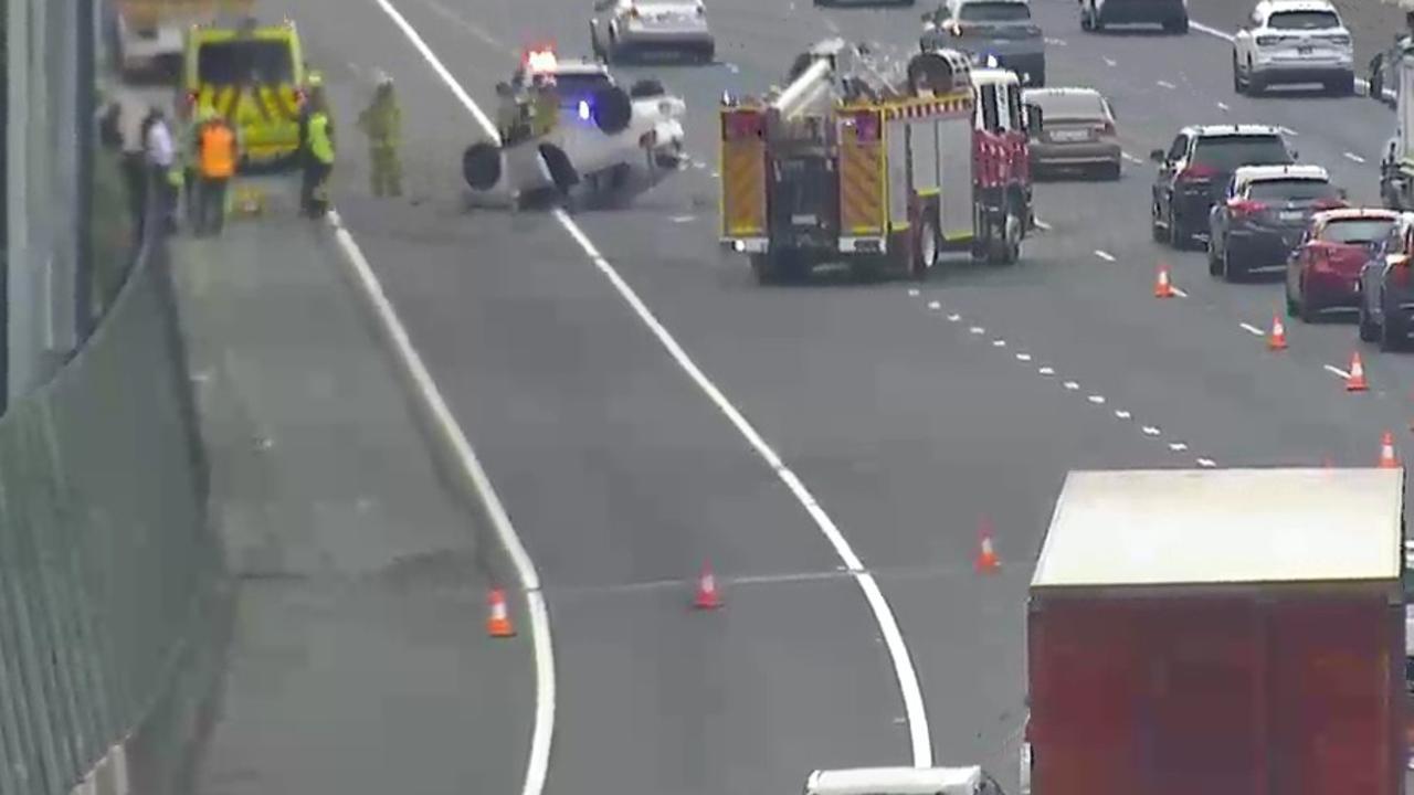 Monash Freeway accident today: Woman injured in crash near EastLink ...