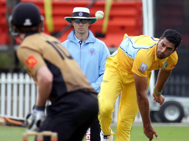 FAIRFIELD ADVANCE/AAP.  Gurinder Sandhu bowls for the Lions in the First Grade Cricket,  Liverpool Fairfield  v Sydney at Drummoyne Oval, Sydney on Saturday 11 January, 2020. NSW Premier Cricket . Picture: Craig Wilson / AAP