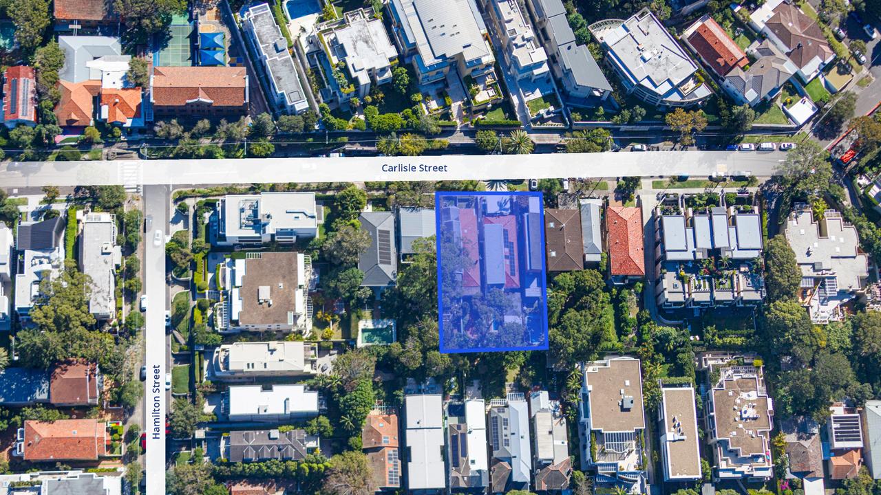 The five homeowners are in Carlisle St, Rose Bay.