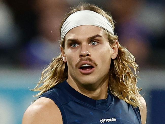 GEELONG, AUSTRALIA - MAY 22: Bailey Smith of the Cats in action during the 2025 AFL Round 11 match between the Geelong Cats and the Western Bulldogs at GMHBA Stadium on May 22, 2025 in Geelong, Australia. (Photo by Michael Willson/AFL Photos via Getty Images)