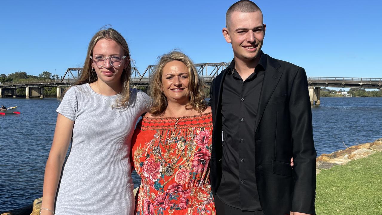 Alannah, Megan and Karl Gillespie. Year 12 Macksville High School formal on the banks of the Nambucca River, November 10, 2022. Picture: Chris Knight