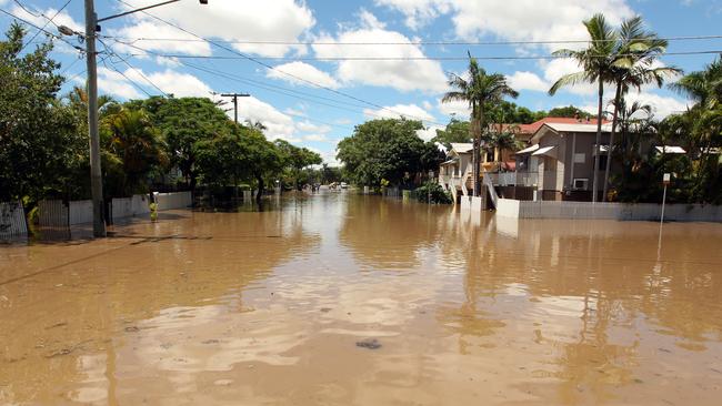 Climate change forces architects to adapt housing designs in flood ...