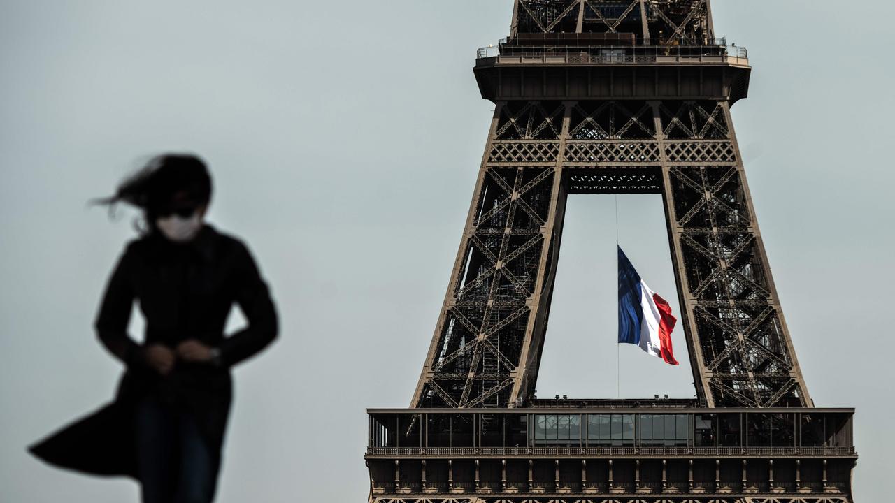 Eiffel Tower Evacuated After Bomb Threat | Herald Sun