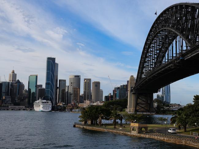 SYDNEY, AUSTRALIA - Newswire Photos DECEMBER 22, 2022: A general view of a Sydney Harbour Bridge. Picture: NCA Newswire / Gaye Gerard