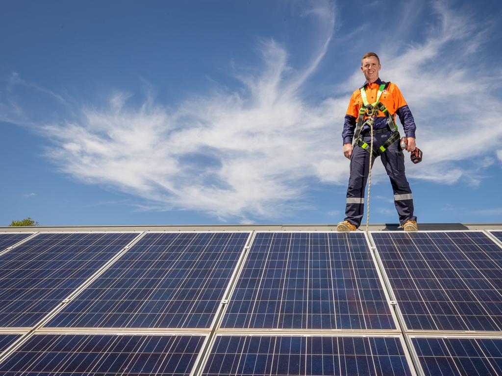 Origin Energy solar installation field supervisor Jack Smyth and his wife Melanie and kids Oliver, 14, Max, 12 and Hunter, 10.Jack works in solar and has a solar system on his house in Benalla. Picture: Jason Edwards