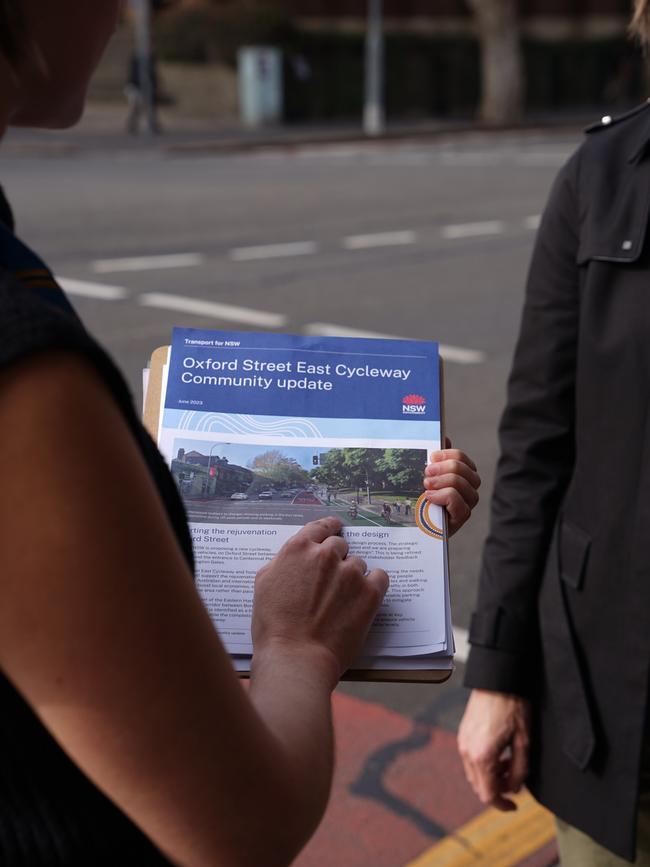 TfNSW representatives undertaking community consultation at Oxford St.