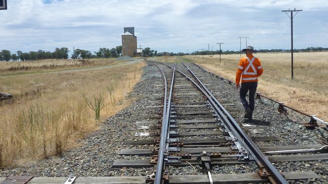 The Martinus contract with Australian Rail Track Corporation is for laying 1 million concrete sleepers, 80,000 tonnes of steel rail and 1.7 million tonnes of ballast with apprentices eligible to study at TAFE while working.