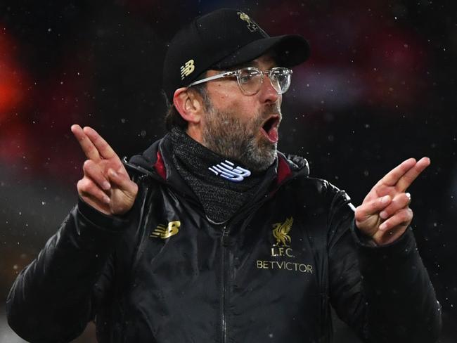 LIVERPOOL, ENGLAND - FEBRUARY 19:  Jurgen Klopp, Manager of Liverpool gives instructions during the UEFA Champions League Round of 16 First Leg match between Liverpool and FC Bayern Muenchen at Anfield on February 19, 2019 in Liverpool, England. (Photo by Stu Forster/Getty Images)