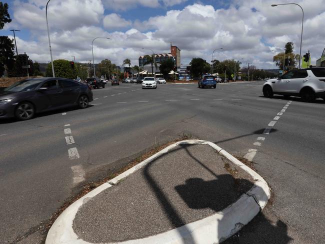 ADELAIDE, AUSTRALIA - Advertiser Photos NOVEMBER 14, 2021: The traffic intersection on the Cnr of Fullarton Road and Glen Osmond Road, Fullarton, SA. Picture Emma Brasier.