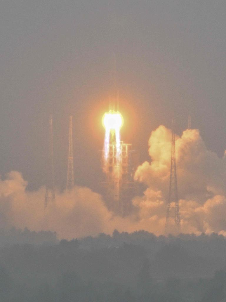 The rocket carrying the Chang'e-6 probe lifts off on May 3, 2024. Picture: Hector Retamal/AFP