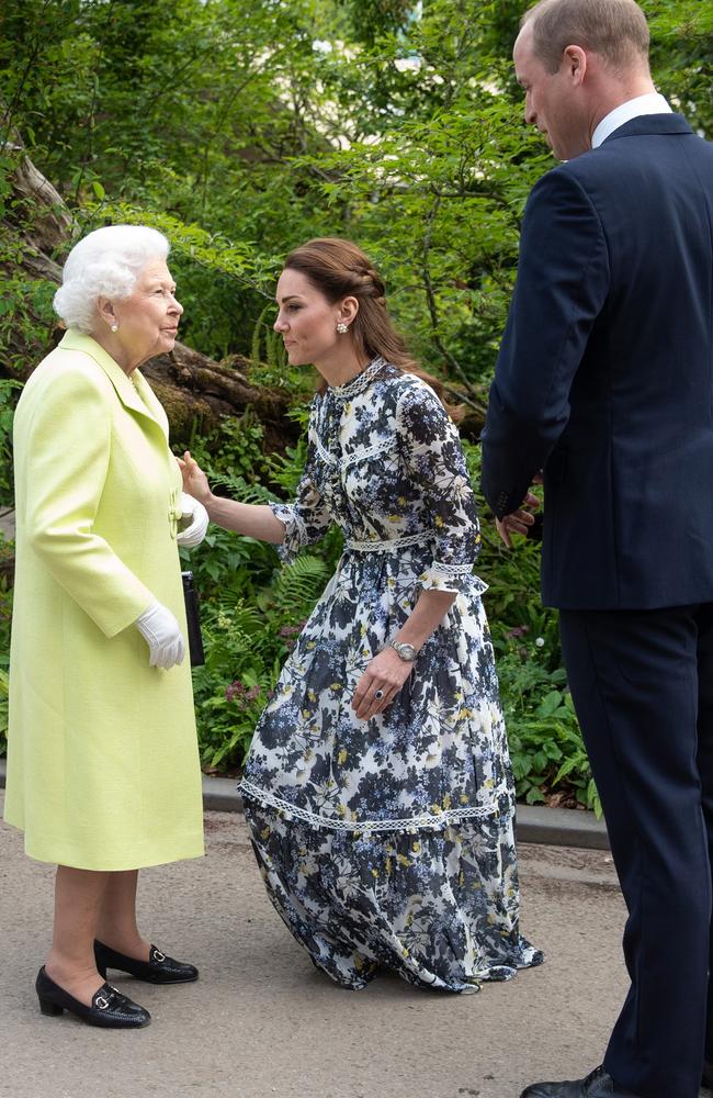 After the kiss came the curtsy. Picture: Suzanne Plunkett / RHS Chelsea Flower Show