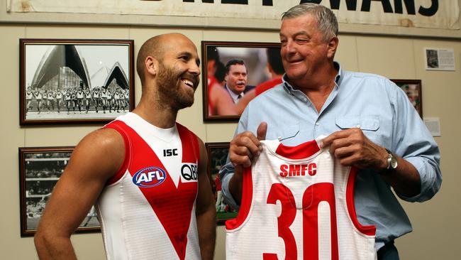 Barry Round with Jarrad McVeigh at the SCG museum.