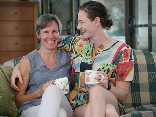 Cate Campbell and her mum Jenny. Picture: Jamie Hanson