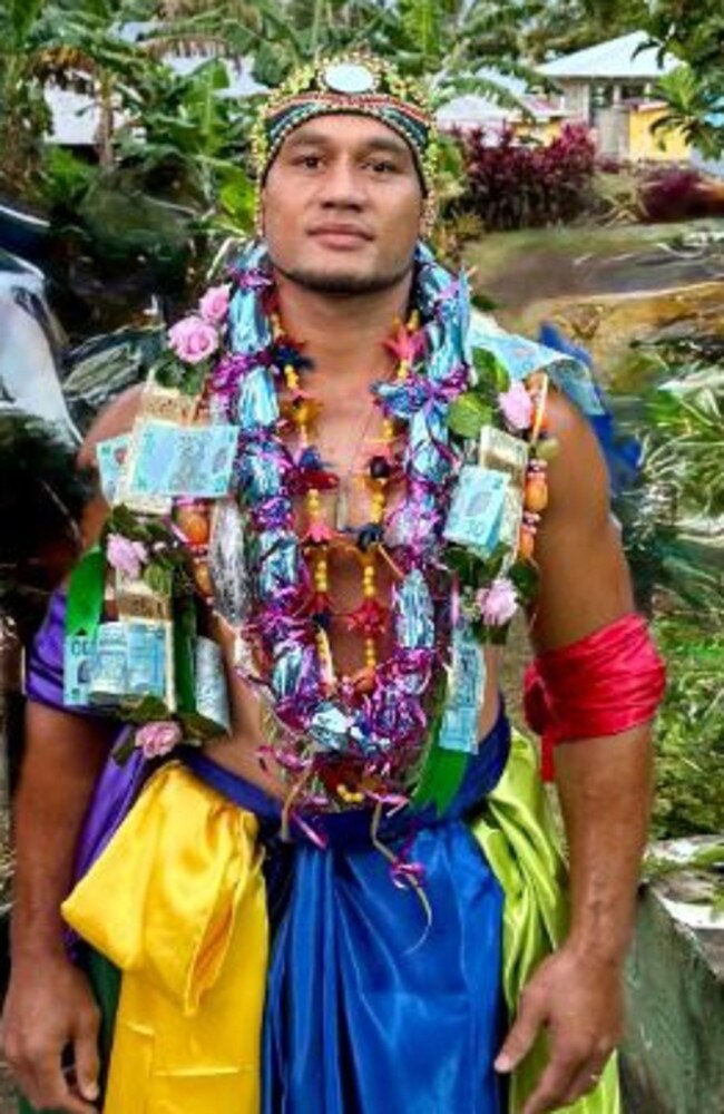 Rugby League player Martin Taupau goes through the ceremony to become a Samoan chief or saofaʻi.