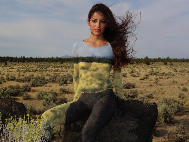 Natalie Fletcher is travelling America blending people into landscapes. Photo: Natalie Fletcher / Caters News.