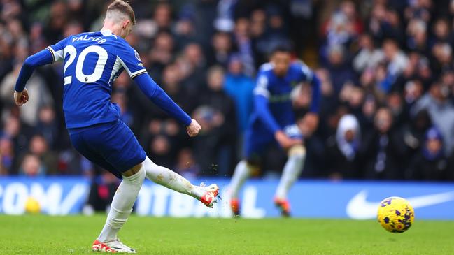 Cole Palmer of Chelsea scores their sides first goal. Picture: Clive Rose/Getty Images