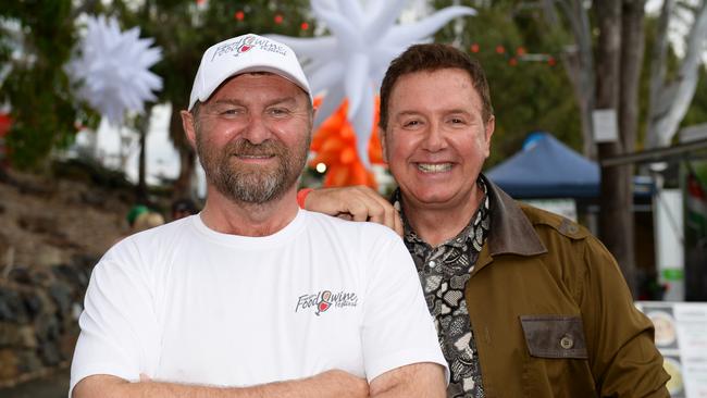 Tim Buchholz with Peter Everett at Capricorn Food and Wine Festival. Photo Allan Reinikka / The Morning Bulletin