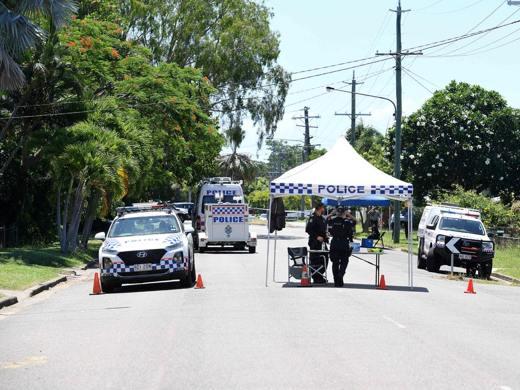 Townsville police are investigating a homicide in Mundingburra. A man, 25, has been taken into custody. Picture: Shae Beplate.