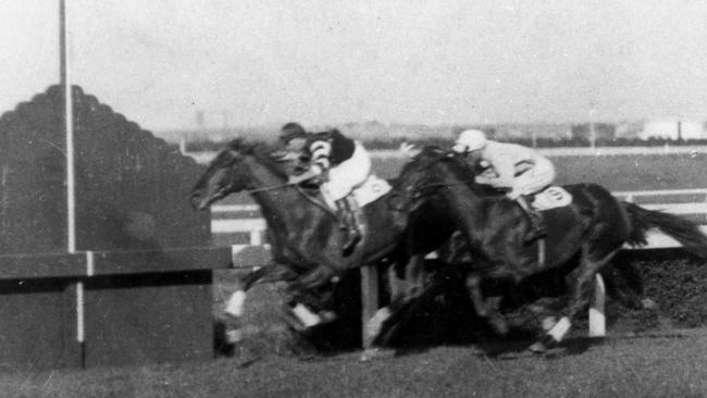 27/04/1929. Jack Baker winning on Phar Lap in the Rosehill Maiden Juvenile Handicap. racing.