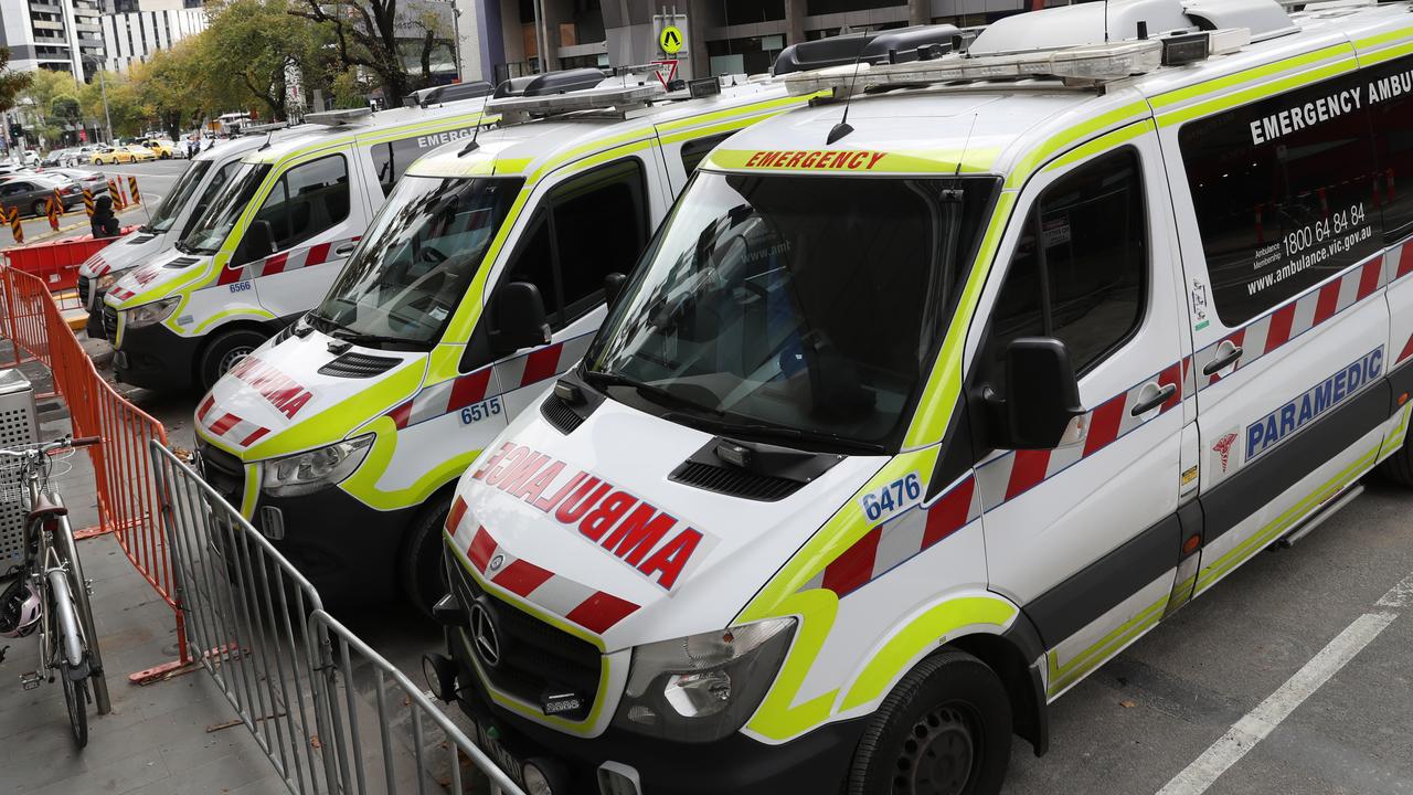 Paramedics are calling for more triple-zero operators. Picture: NCA NewsWire / David Crosling