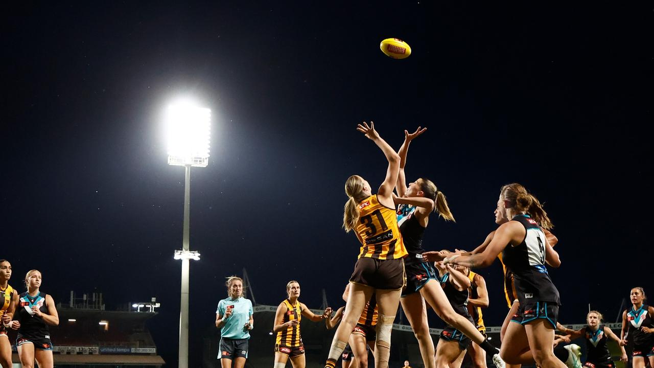 AFLW scraps controversial move