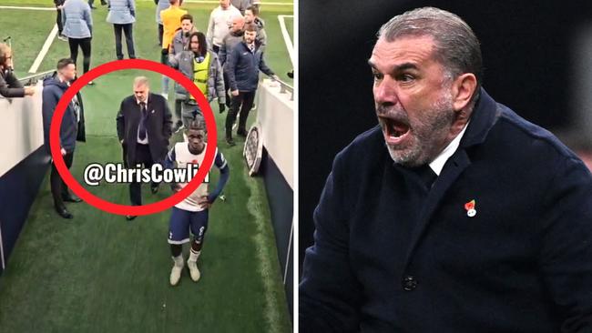 Ange Postecoglou reacted to a spectator. Photo: Twitter, @ChrisCowlin.