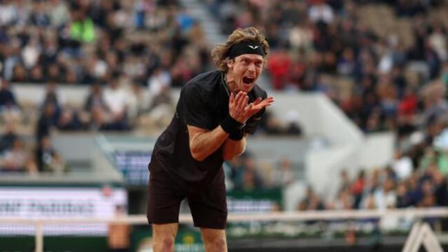 'Uncomfortable to watch' Rublev goes beserk