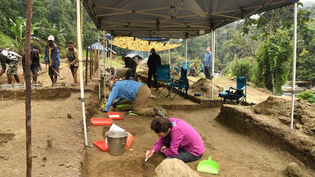 The Australian Army works with a team of experts to recover remains from an old cemetery at Templeton’s Crossing on the Kokoda Track. Picture: Department of Defence