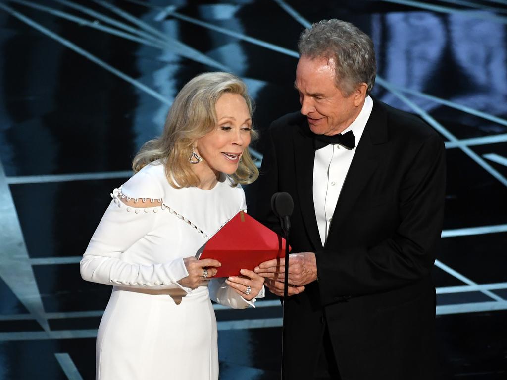 Faye Dunaway and Warren Beatty wrongly announce the “Best Picture” award during the 89th Annual Academy Awards on February 26, 2017 in Hollywood. Picture: Getty