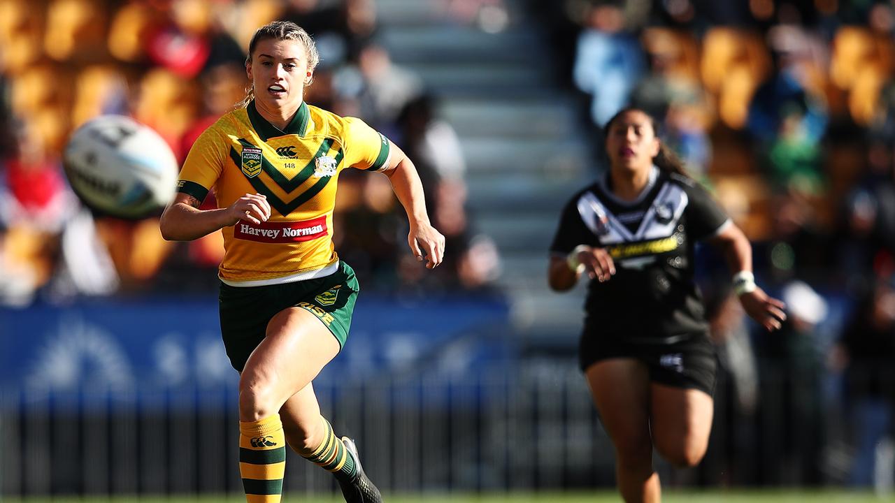 7NEWS Townsville - Townsville's Jillaroos star Julia Robinson is back home  and straight back to work as a Private at Lavarack Barracks. The Brisbane  Broncos NRL-W Premiership winner is still pinching herself