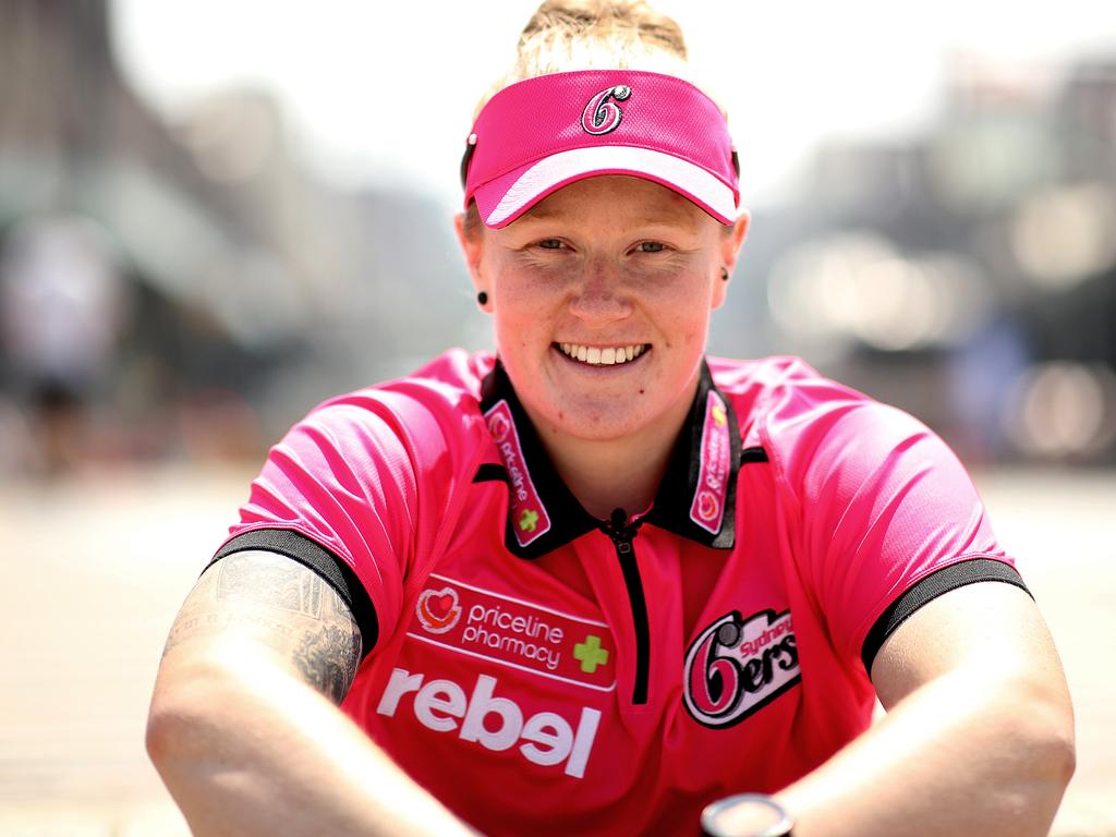 Sydney Sixers Have Signed English Batter Hollie Armitage As Ellyse 