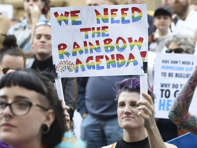 Thousands of Melbournians rallied outside the State Library in Melbourne to support the LGBTI student program. Monday, March. 21, 2016. (AAP Image/Mal Fairclough) NO ARCHIVING