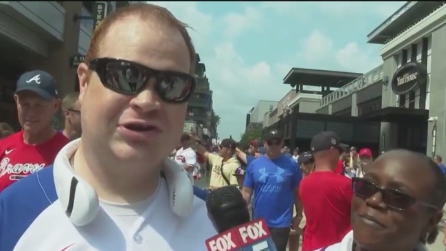 Atlanta Braves fans staying cool