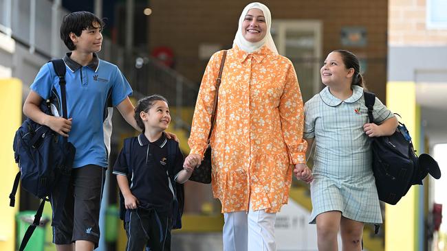 Seyma Dikci with kids Selman, 14, Ealnur, 5, and Suedanur, 10. Photo: Lyndon Mechielsen.