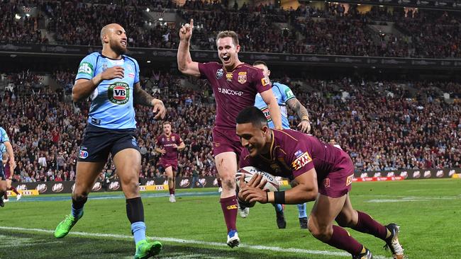 Valentine Holmes of the Queensland Maroons scores during State of Origin Game 3 between the Queensland Maroons and NSW Blues, at Suncorp Stadium in Brisbane, on Wednesday, July 12, 2017. (AAP Image/Dave Hunt) NO ARCHIVING, EDITORIAL USE ONLY