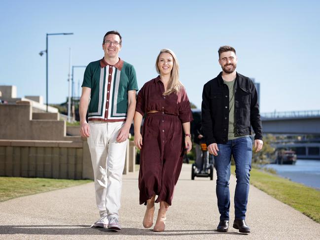 ##HOLDING SEE PIC ED## Stav, Abby, Matt, (Stav Davidson, Abby Jane Coleman, Matty Acton) at the Brisbane river, Sth Bank, on Tuesday 23rd May 2023 – Photo Steve Pohlner