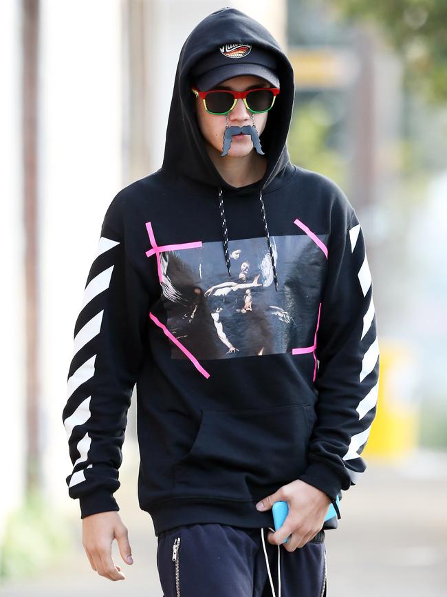 Justin Bieber spotted skating around Bondi. Picture: KHAPGG/Matrix