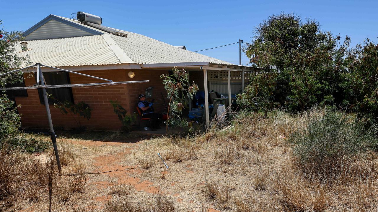 Police remain at the house where Cleo Smith was found. Picture: Colin Murty