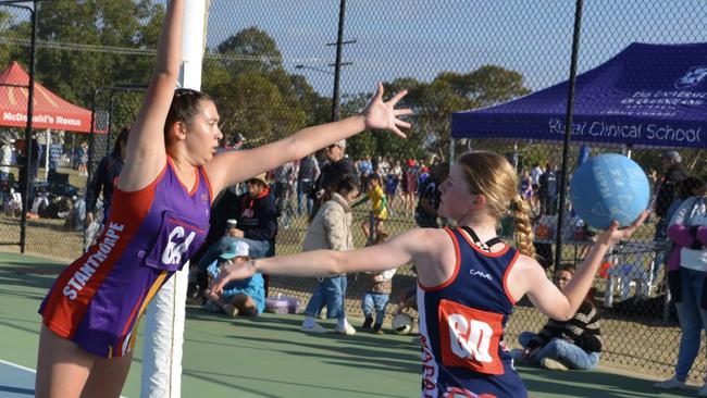 Stanthorpe netballer Lillian Kendall competing in the 13-14's division at Roma on Sunday.