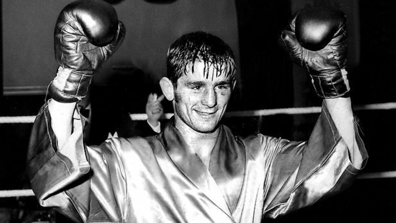 Johnny Vampion muere a los 77 años, en honor a la leyenda del boxeo australiano Jeff Fenech, Barry Michael