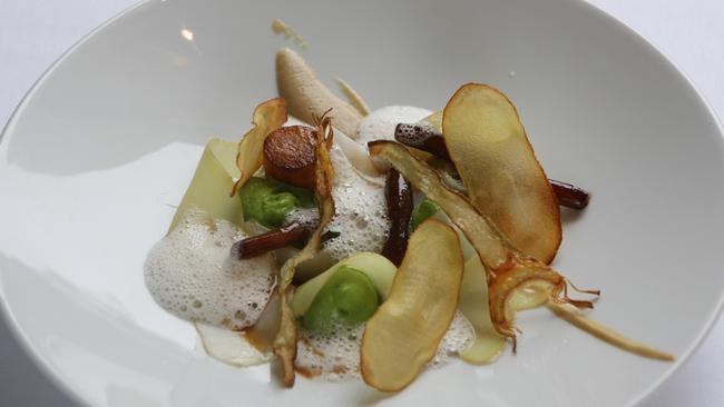 Globe artichoke with jerusalem artichoke foam.