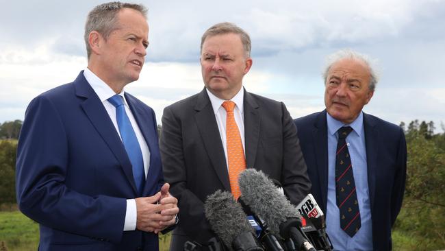 Opposition leader Bill Shorten, Opposition Transport spokesman Anthony Albanese and Macarthur MP Mike Freelander make an announcement about Badgerys Creek airport.