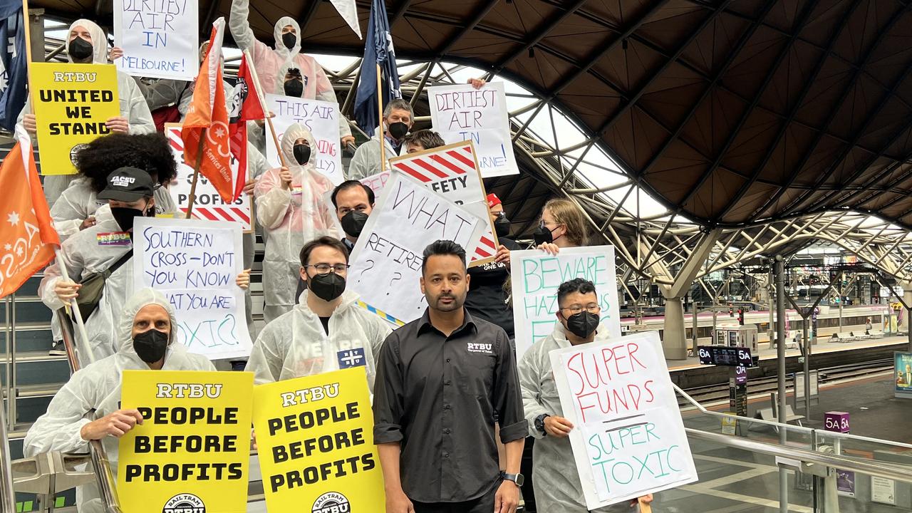 Rail union threatens to shut down Southern Cross Station