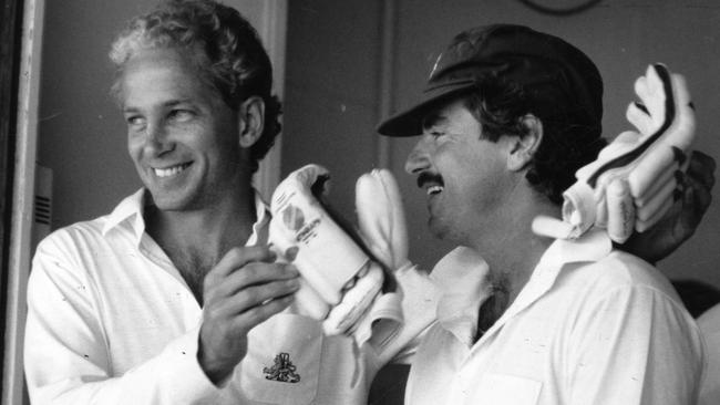 EDavid Gower with acting English captain at Adelaide Oval in 1990.