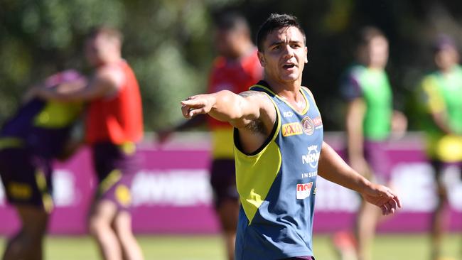 Tallis says Nikorima must take charge of the Broncos. (AAP Image/Darren England)