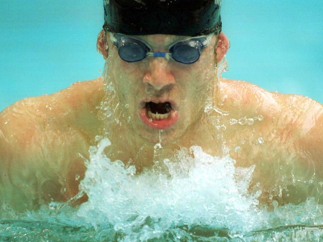 8/12/2001: America's Ed Moses in the mens 100m breaststroke. Telstra World Cup Swimming. World record holder.