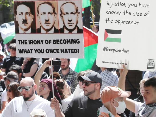 Thousands of people flocked to a pro-Palestine rally in Melbourne on Sunday. Picture: David Crosling