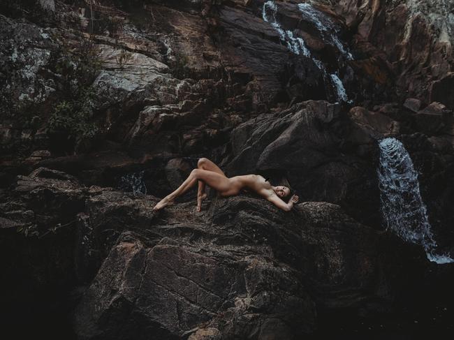 Photographer celebrates all body shapes with embodiment sessions